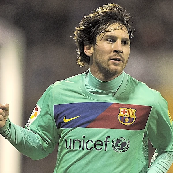 Barcelona’s third kit with new half-and-half design leaked