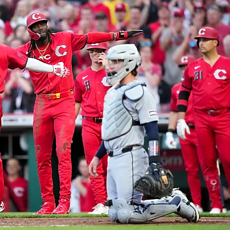 Homer-happy Reds blast past Tigers in 9-2 rout