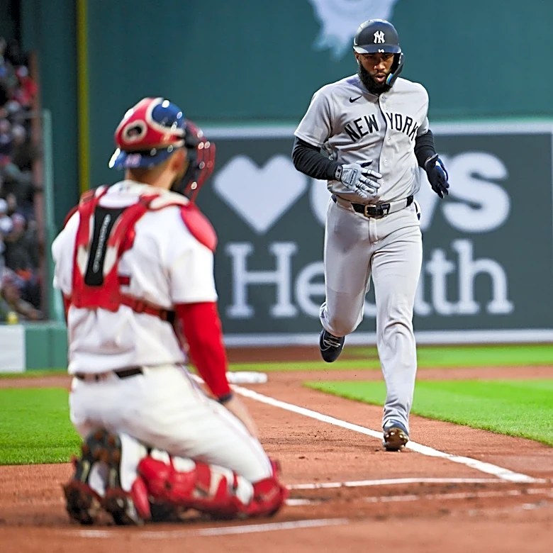 Yankees Social Media Spotlight: On the Road Again