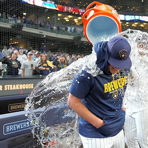 Brewers right the ship with shutout victory over Pirates, 5-0