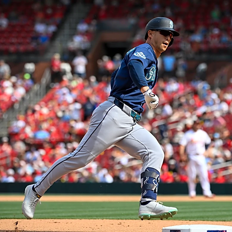 Rob Refsnyder’s first career pinch-hit home run pushes Mariners past Cardinals, 3-2