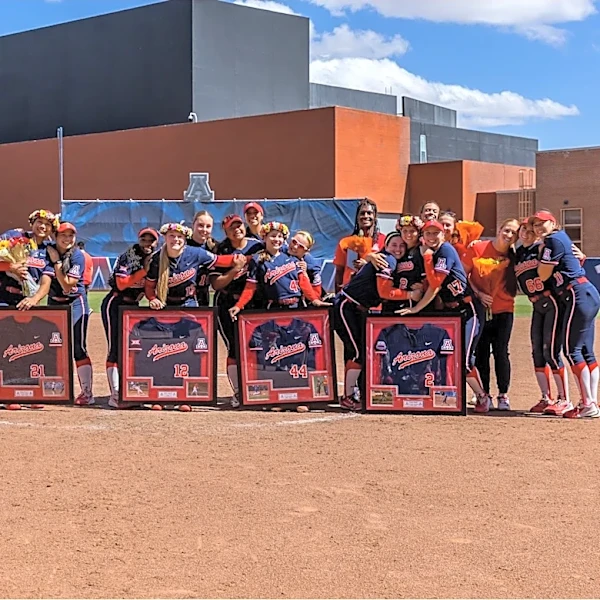 Arizona softball celebrates senior day with 3rd straight run-rule defeat of Houston