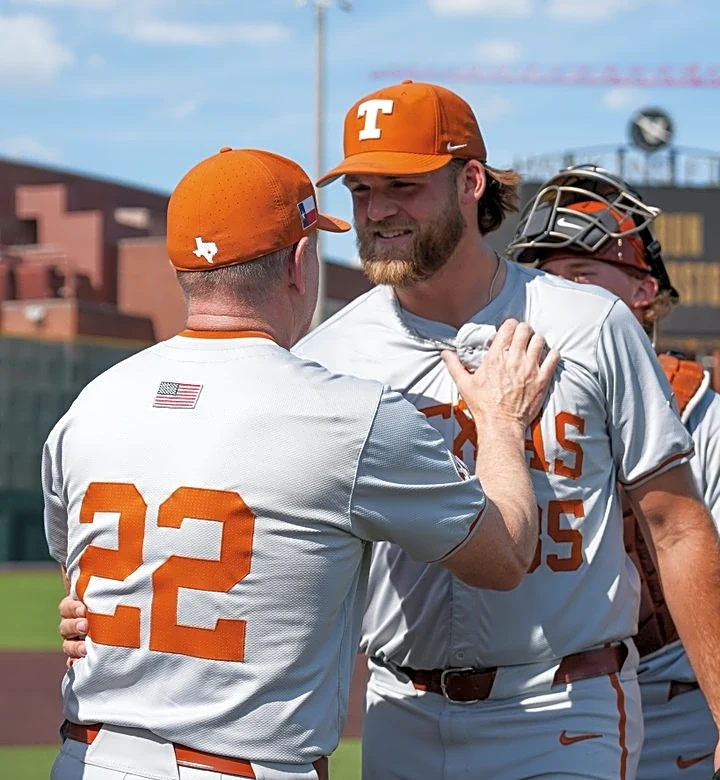 No. 4 Texas grits out 4-3 10-inning win over Vanderbilt