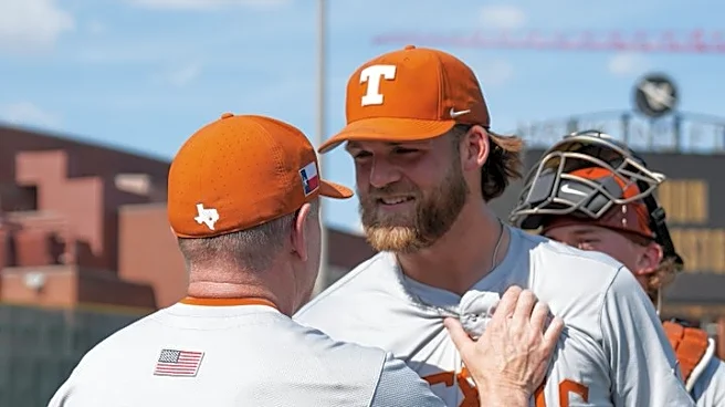 No. 4 Texas grits out 4-3 10-inning win over Vanderbilt