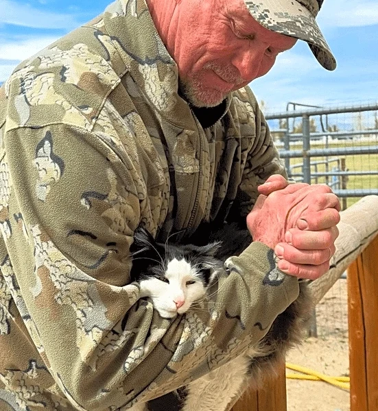 Tweets of the Week: Steve Austin wrestles his cat, Mr. Iguana steals money from Danhausen, more!