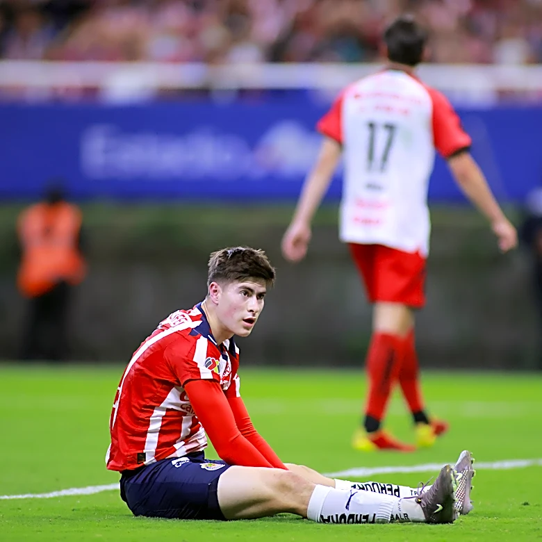 Chivas tie Tijuana to lose first place in final regular season game