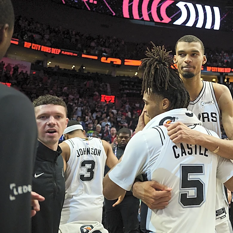 Box Grades: Dominant second half propels Spurs to 3-1 lead