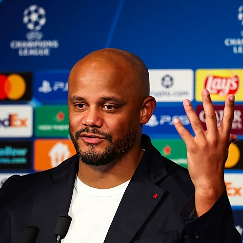 Suspended Bayern Munich coach breaks down PSG game