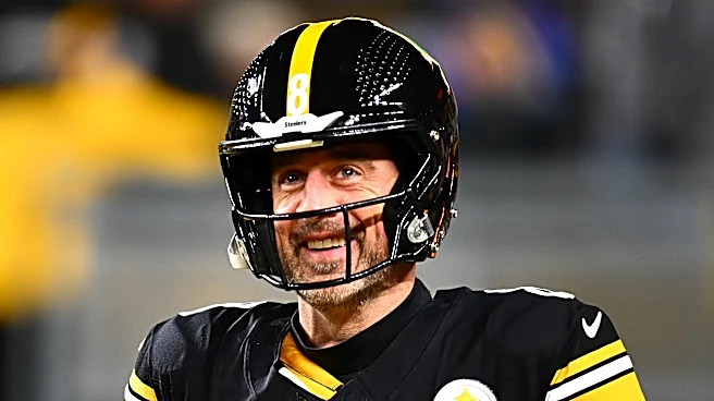 Steelers place rare contract tender on Aaron Rodgers