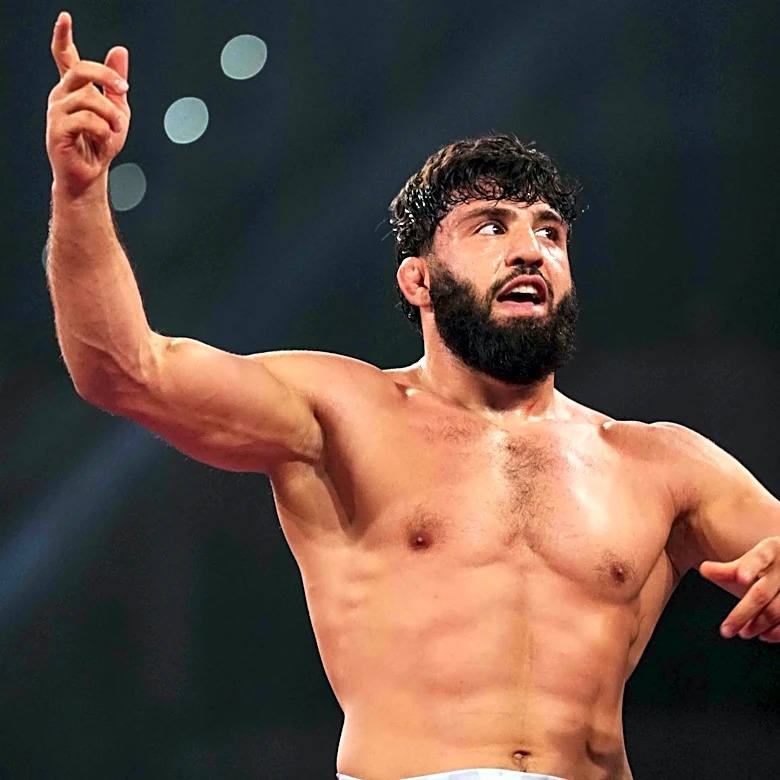 Arman Tsarukyan returns for another wrestling match at RAF 9