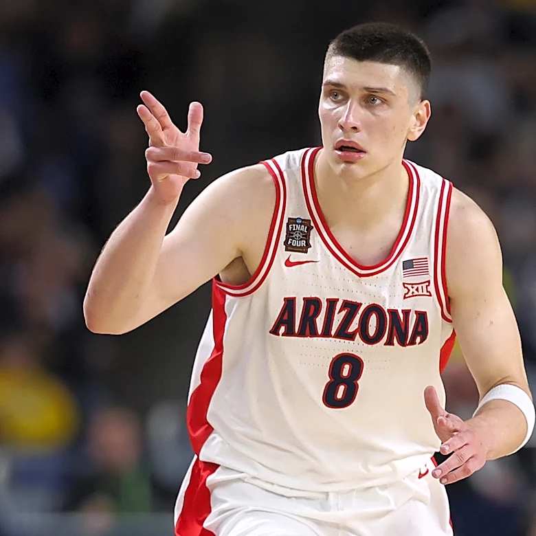 Ivan Kharchenkov to return for sophomore season, giving Arizona 2 starters back from Final Four team