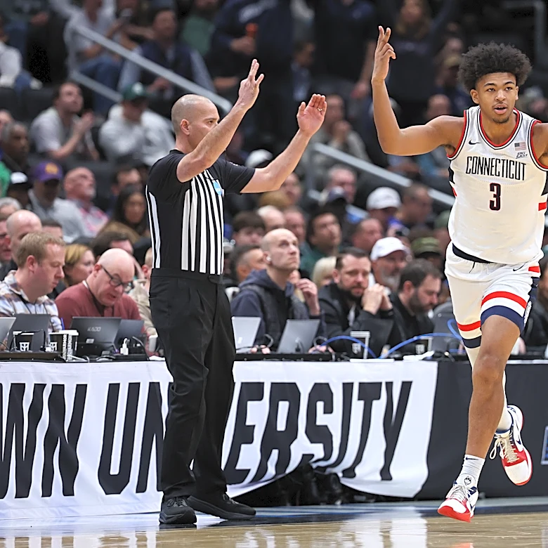 Former UConn forward Jaylin Stewart commits to SMU