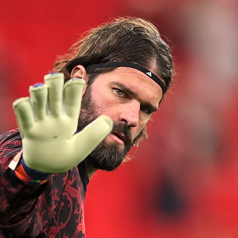 Report: Juventus willing to offer Alisson a two-year contract