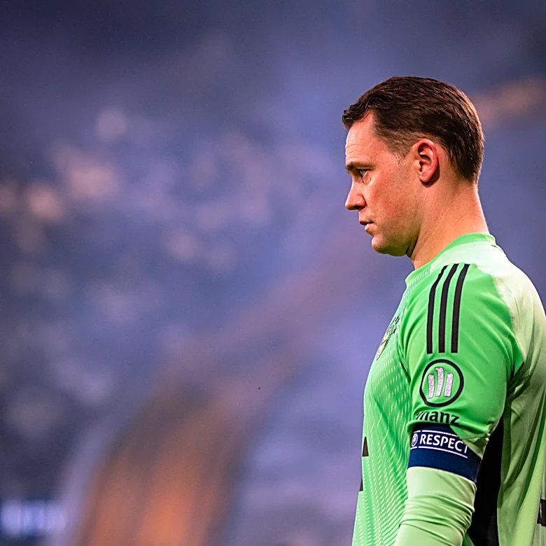 Bayern Munich legend Manuel Neuer does the unthinkable in 5-4 loss to PSG