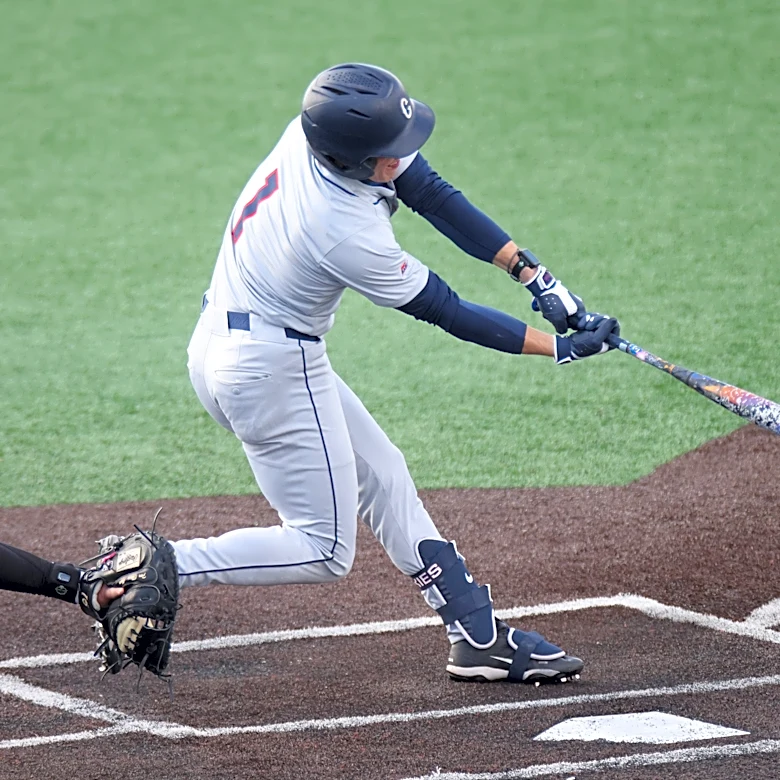 UConn holds off Rutgers, 5-4, for sixth straight win