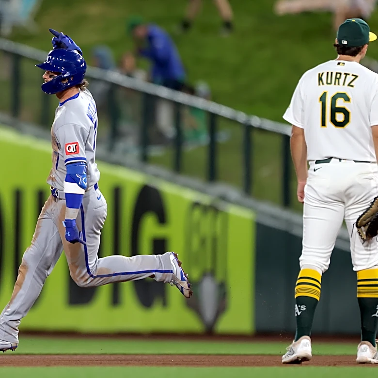 Royals home runs conquer A’s in extra innings 4-1