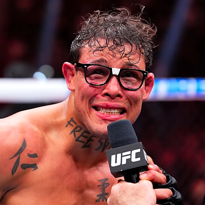 Caio Borralho flies to South Africa chasing Dricus Du Plessis, ‘Stillknocks’ responds