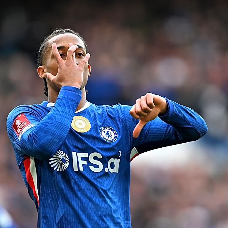 Should Barcelona go for Joao Pedro or Lautaro Martinez instead of Julian Alvarez this summer?