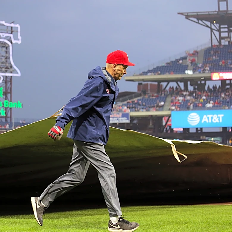 Wednesday’s game between the Giants and Phillies pushed up 30 minutes