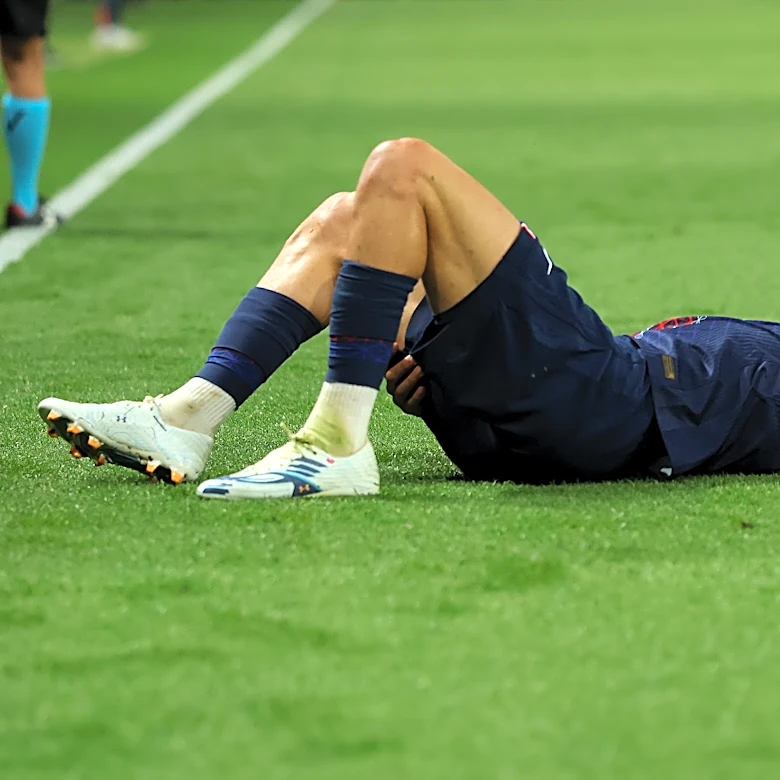 Injury fears confirmed: PSG’s Achraf Hakimi set to miss UCL semis second leg vs. Bayern Munich