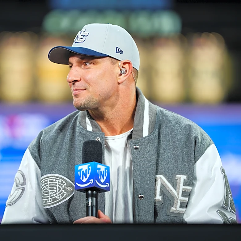 Rob Gronkowski reacts to getting voted into Patriots Hall of Fame