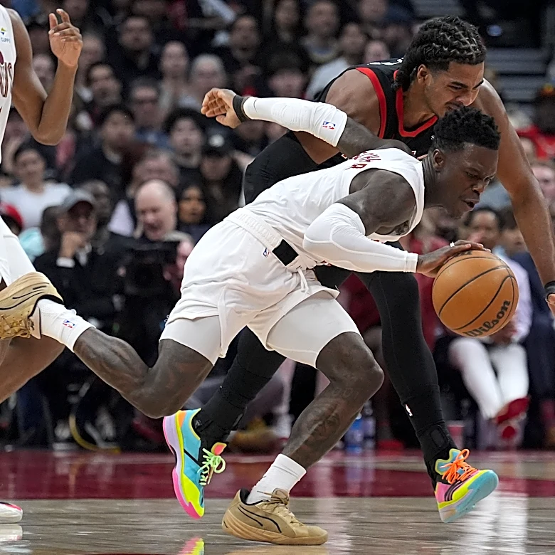 Big fourth quarter from Dennis Schroder gives Cavs 125-120 Game 3 win over Raptors