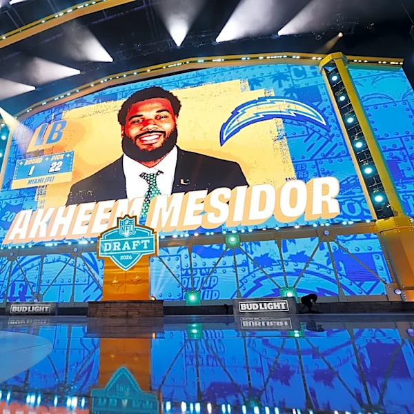 Chargers could have ideal pairing with Akheem Mesidor, Tuli Tuipulotu