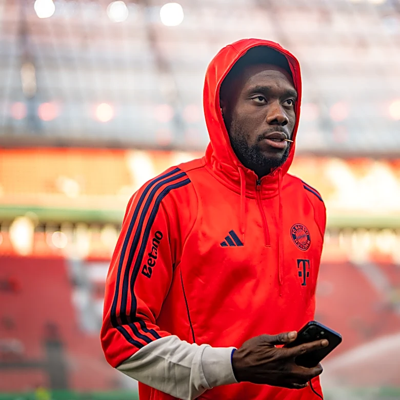 Alphonso Davies has no intention of leaving Bayern Munich