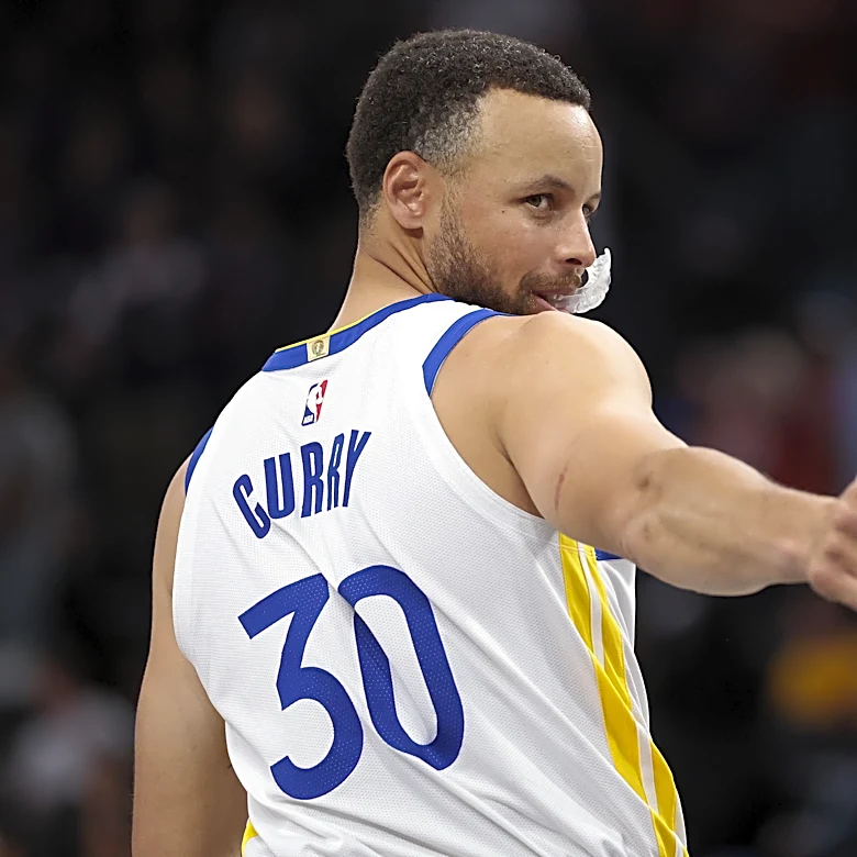 Dub Hub: Steph Curry’s sneaker free agency auction raises $1.7 million for charity