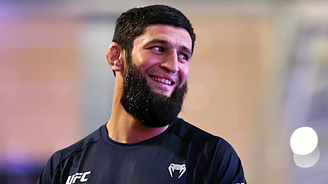 Khamzat Chimaev fires back at ‘clown’ Sean Strickland for gun threat – ‘I don’t think the guy wants a war’