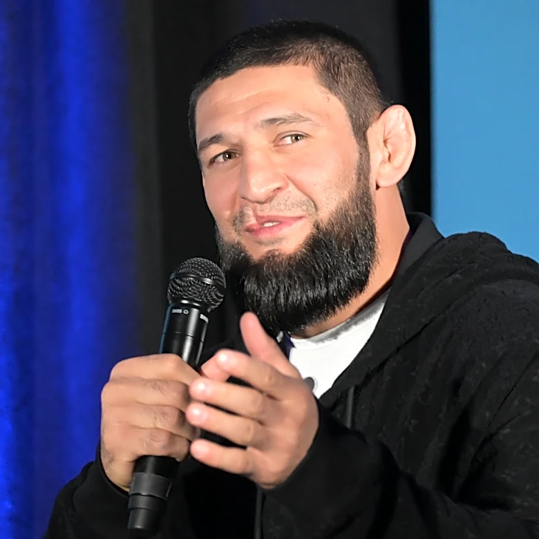 Khamzat Chimaev calls for boxing match with Conor McGregor: ‘Better money than Sean Strickland’