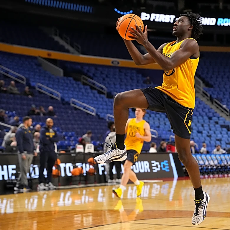 Friday Discussion: Who will play the most minutes at SF for Michigan Basketball next year?