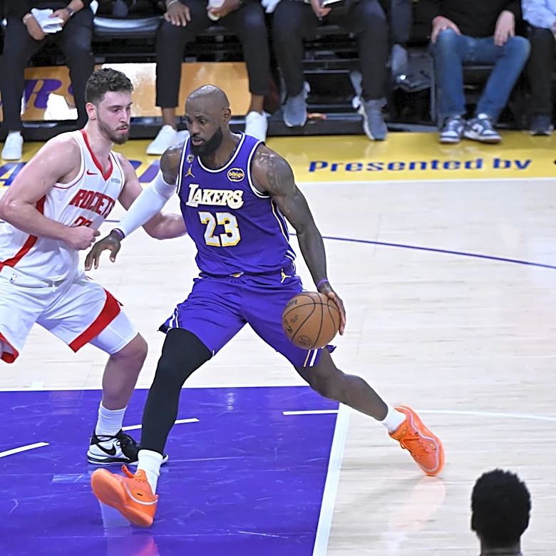 LeBron James, Marcus Smart know the Lakers need to ‘play desperate’ in Game 6
