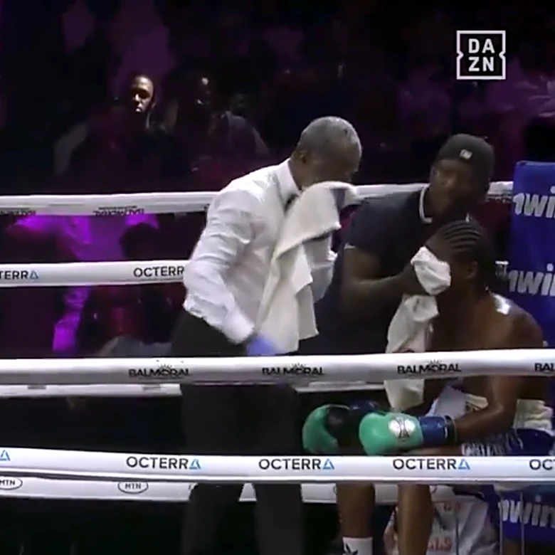 Tear gas?!? Nigerian boxing event suddenly derailed by apparent chemical attack
