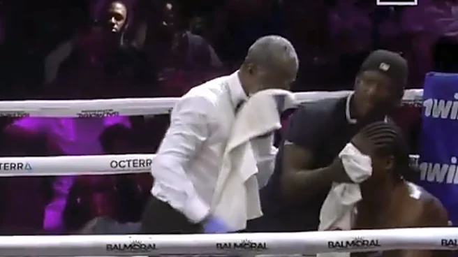 Tear gas?!? Nigerian boxing event suddenly derailed by apparent chemical attack