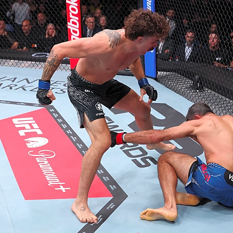 Highlights! Quillan Salkilld punches ticket to lightweight top 15 with smashing TKO win over Beneil Dariush | UFC Perth