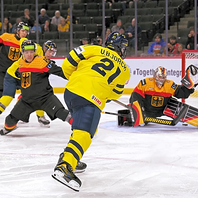 Viggo Björck: 2026 NHL Draft Prospect Profile: A Strong, Undersized Center