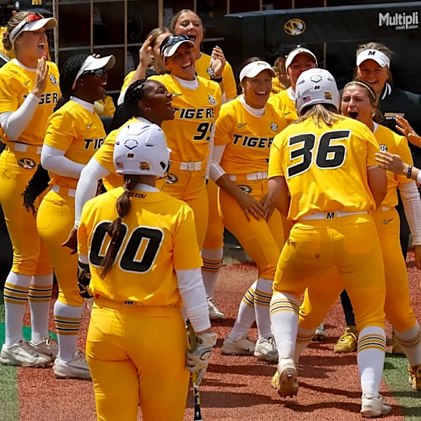 Mizzou softball upsets Tennessee, scratches back to .500