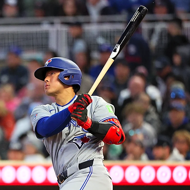 Jays Score 8 In The 8th, Beat Twins