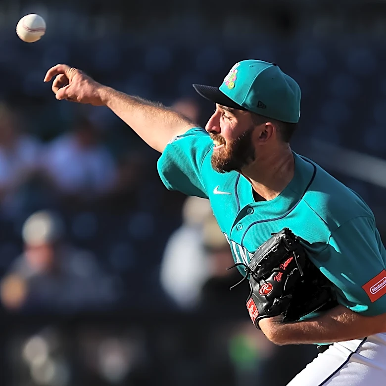 Mariners call up RHP Nick Davila, option LHP Josh Simpson to Triple-A Tacoma