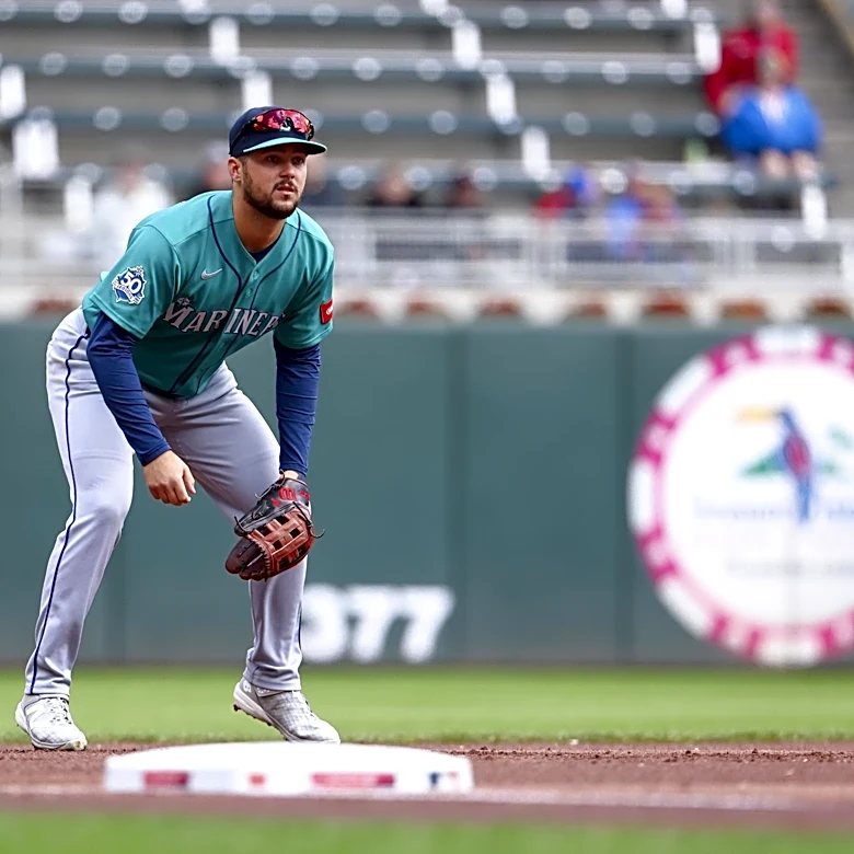 Cal Raleigh out of Saturday’s lineup, Jhonny Pereda up; Will Wilson to IL with fractured thumb