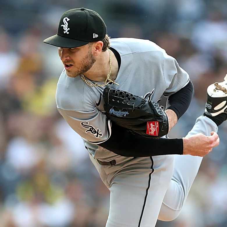 Burke dethrones King in 4-0 Sox victory