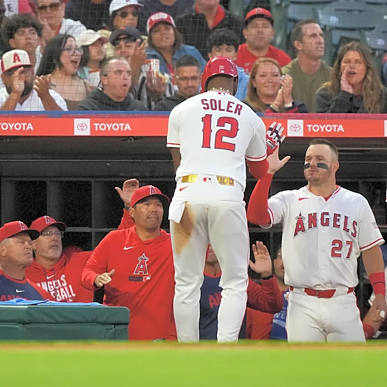Mets fail in the clutch once more, fall to Angels 4-3 in extras