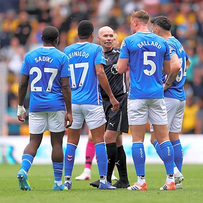 Talking Points: Wolves vs Sunderland – Hair Pull, Red Card And VAR!