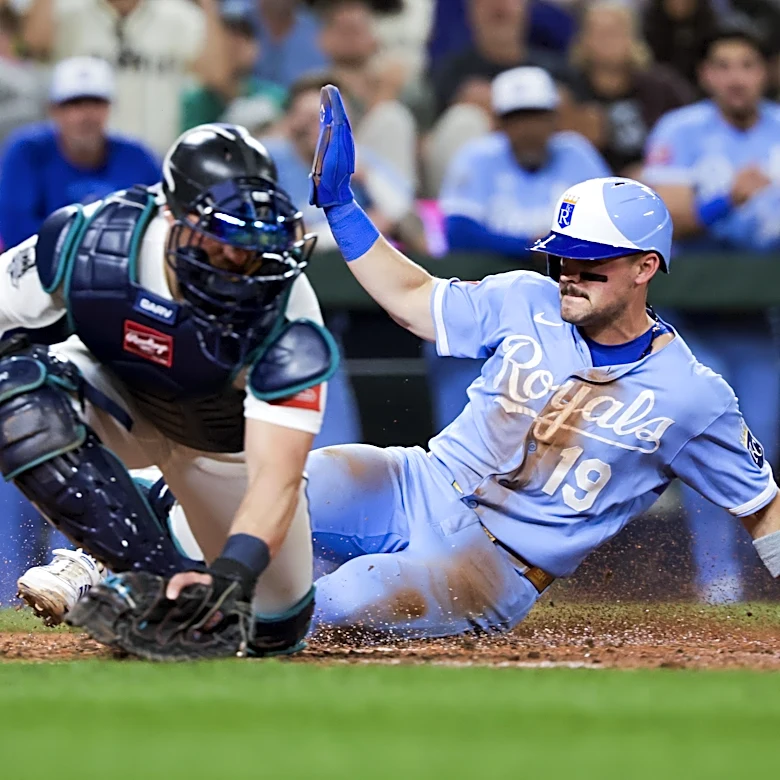 Royals defeat Mariners and the ghost of Randy Johnson, 3-2 in 10 innings