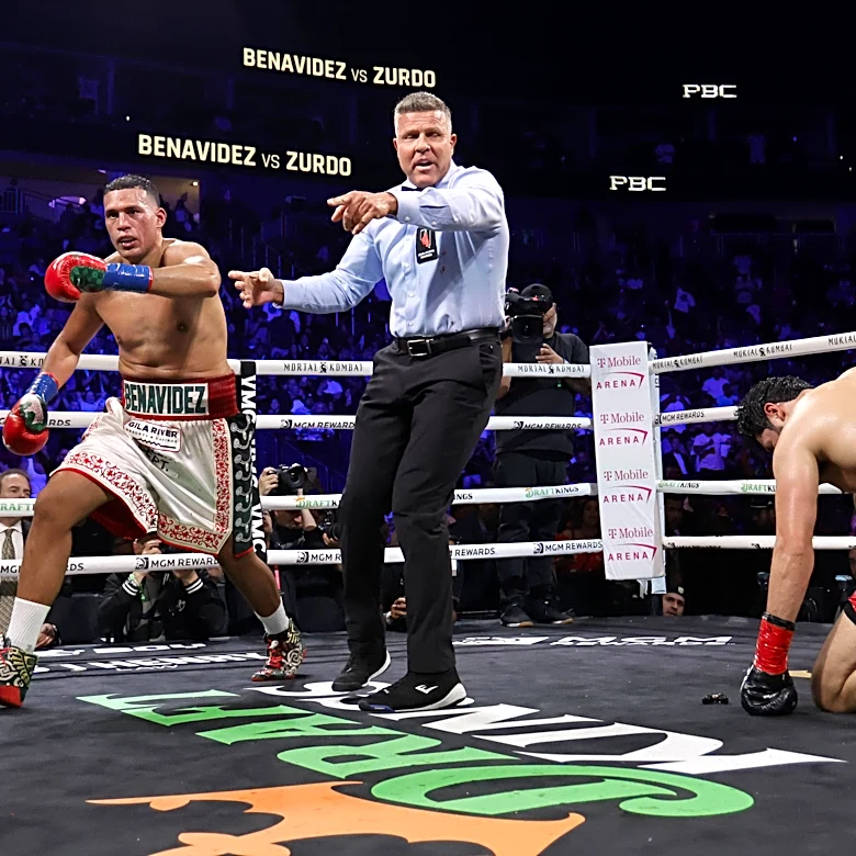 Knockout! David Benavidez obliterates Zurdo Ramirez in dominant fashion to become three-division champion | Highlights
