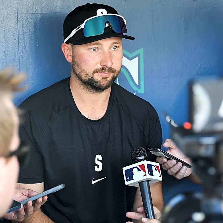 Cal Raleigh out of Mariners lineup for second day with right side pain