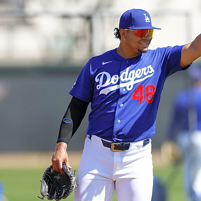 Dodgers notes: Brusdar Graterol, Emmet Sheehan, Jackson Ferris