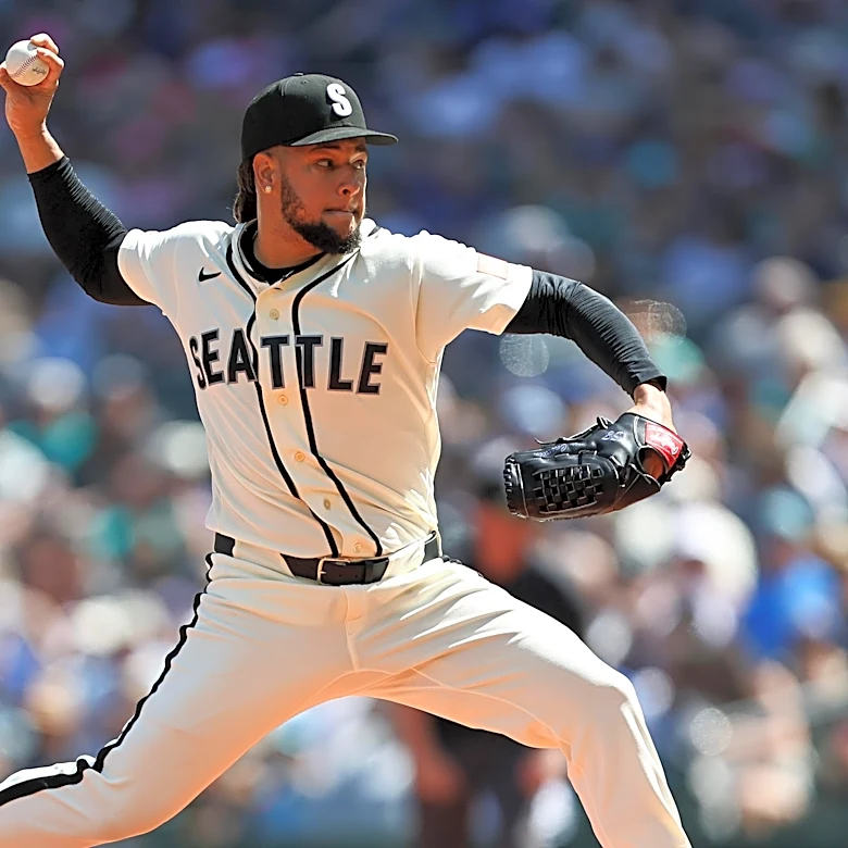Mariners News: Cal Raleigh, Luis Castillo, and José Suarez