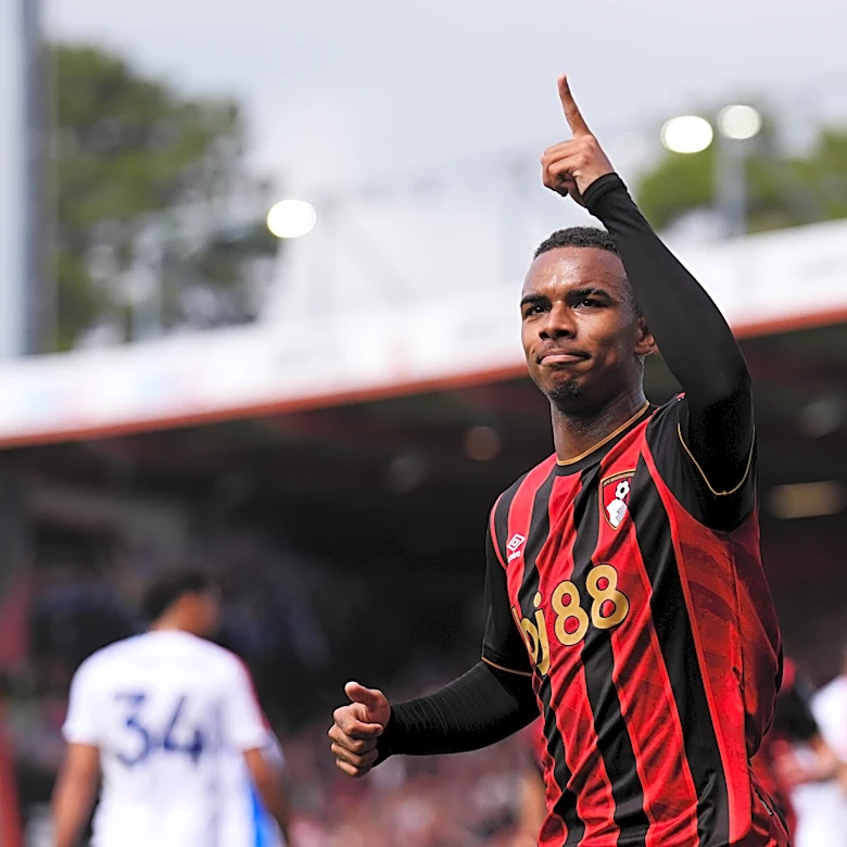 Barcelona join race for €70m-rated Premier League wonderkid